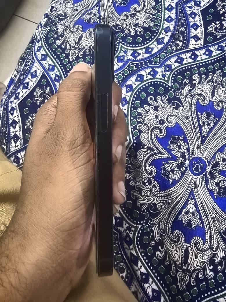 Apple iPhone 13 mini 2
