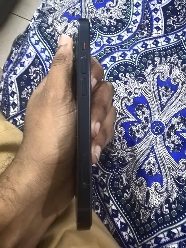 Apple iPhone 13 mini 3