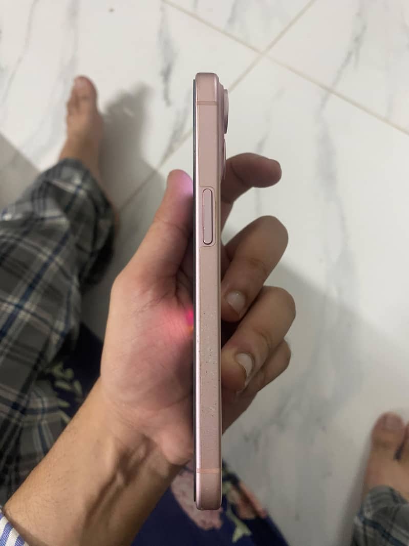 Apple iPhone 15 3