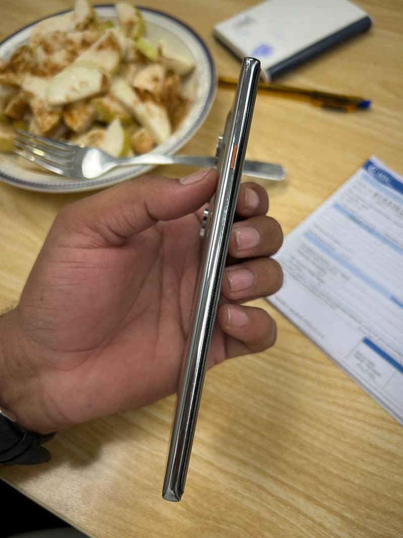 Tecno CAMON 40 Pro 4