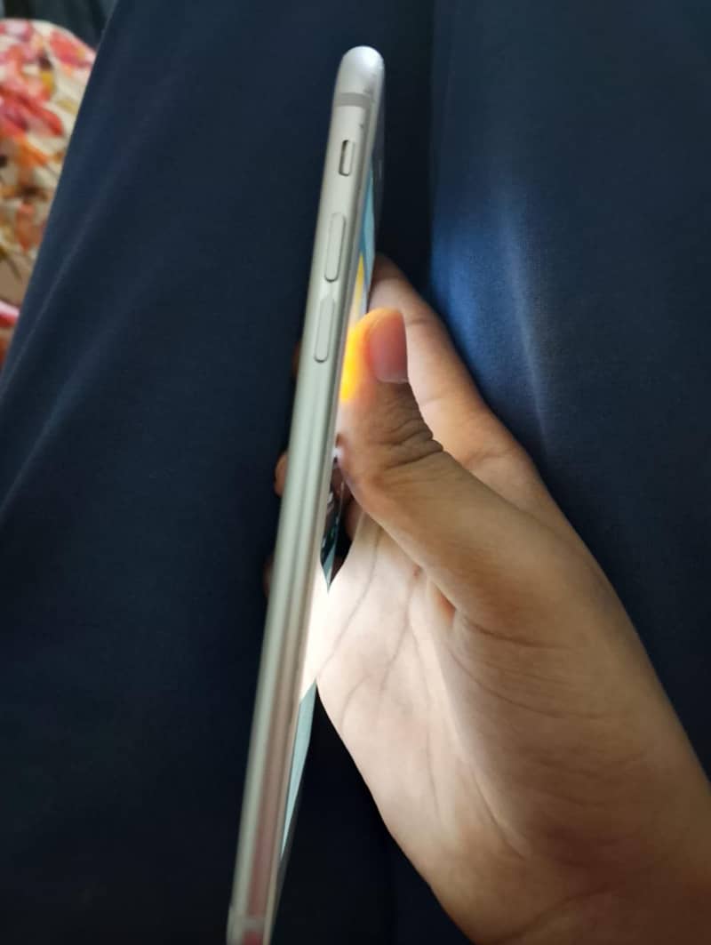 Apple iPhone 6S Plus 5