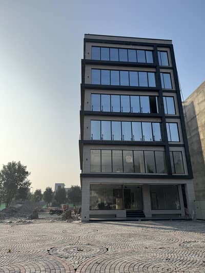 5 MARLA COMMERCIAL FLOOR FOR RENT HOT LOCATION
