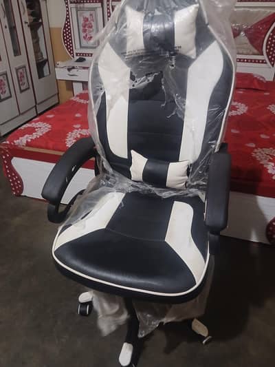 GAMING CHAIR FOR SALE