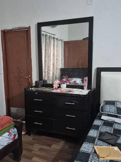 dressing table