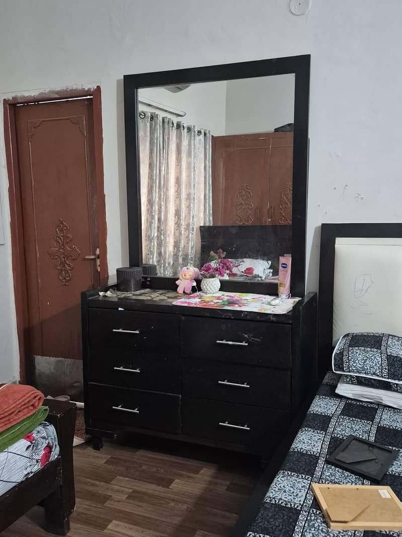 dressing table 0