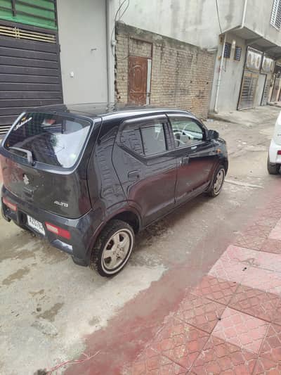 japanese Suzuki Alto 2015 orginal milege 128000 chali hai