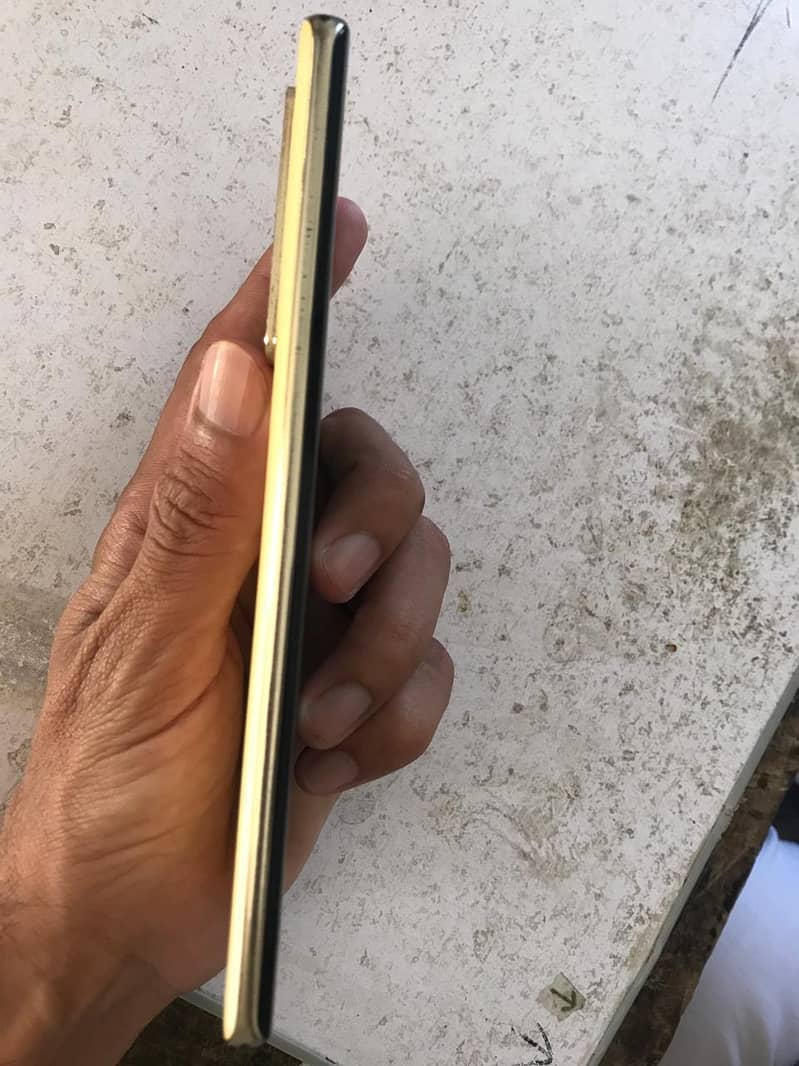 Infinix Note 40 Pro 5