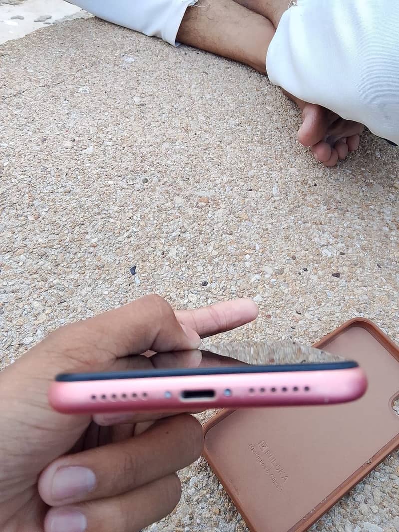iPhone XR 3