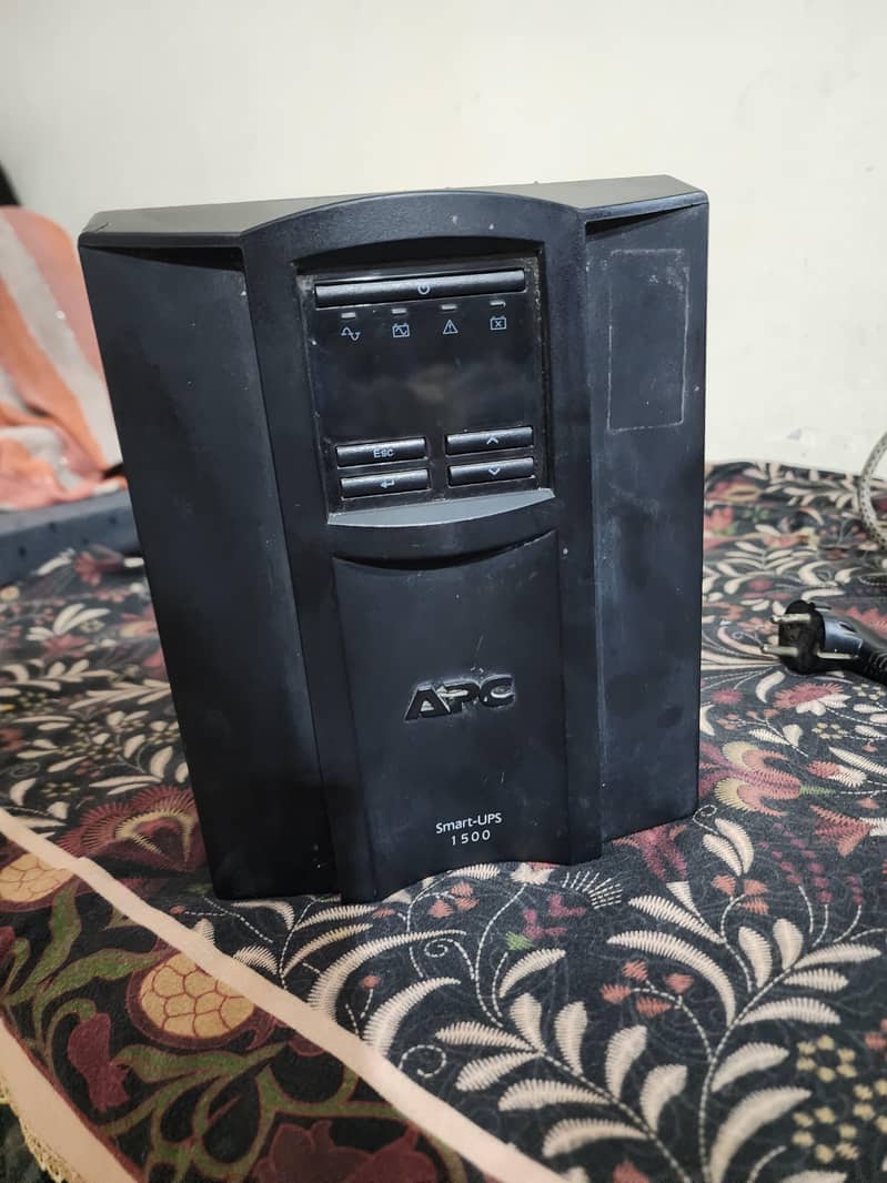 APC SMART 1500 0