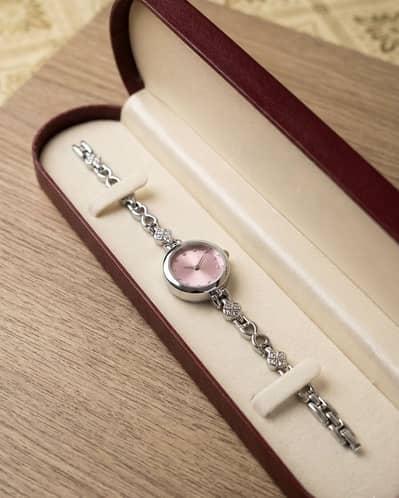 Ladies wrist watch