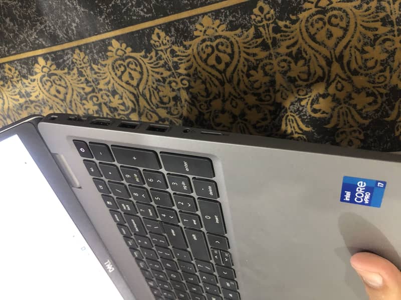 Dell Precision 3560, touch screen 2