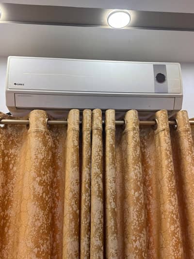 SPLIT AC GREE YOU CAN SEE CONDITION IN PIC