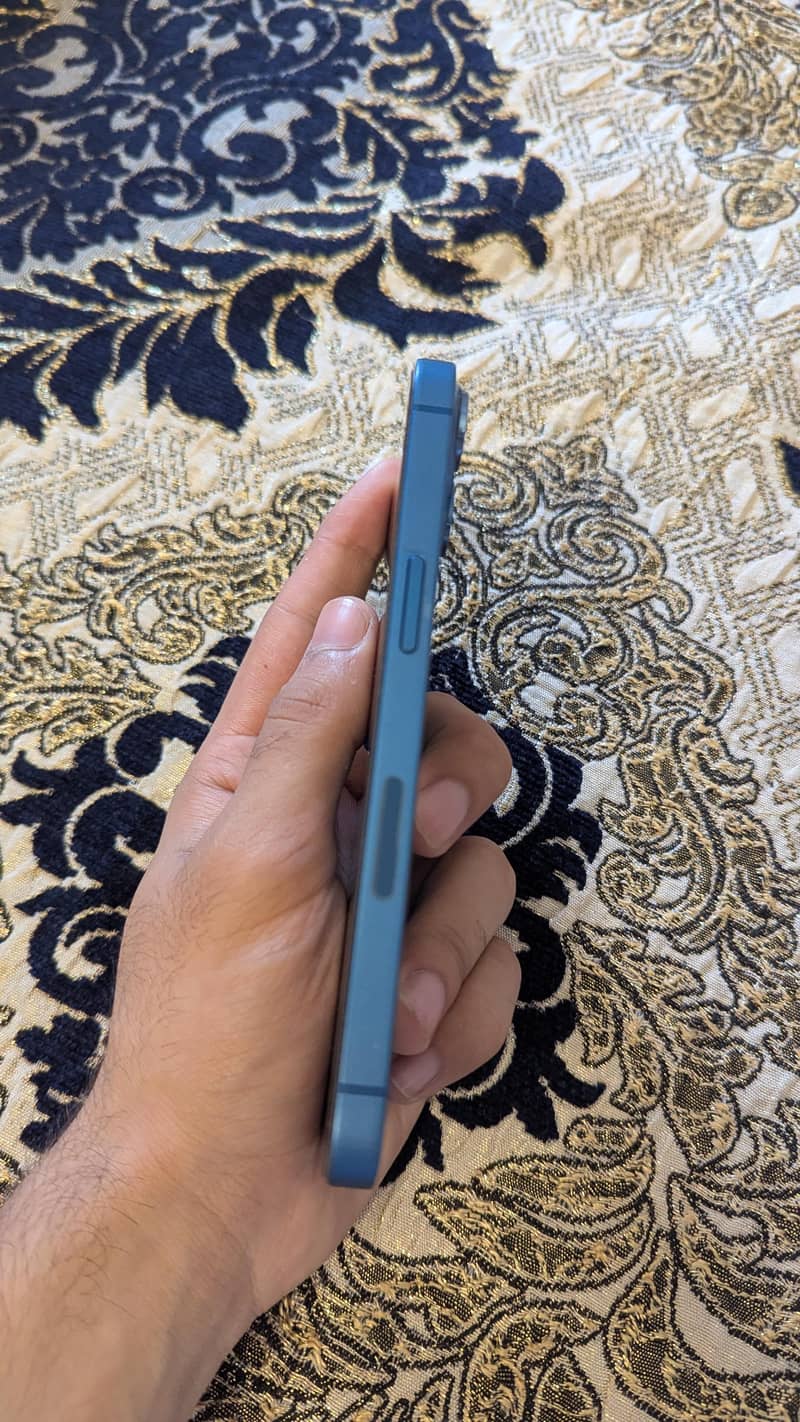 Apple iPhone 13 3