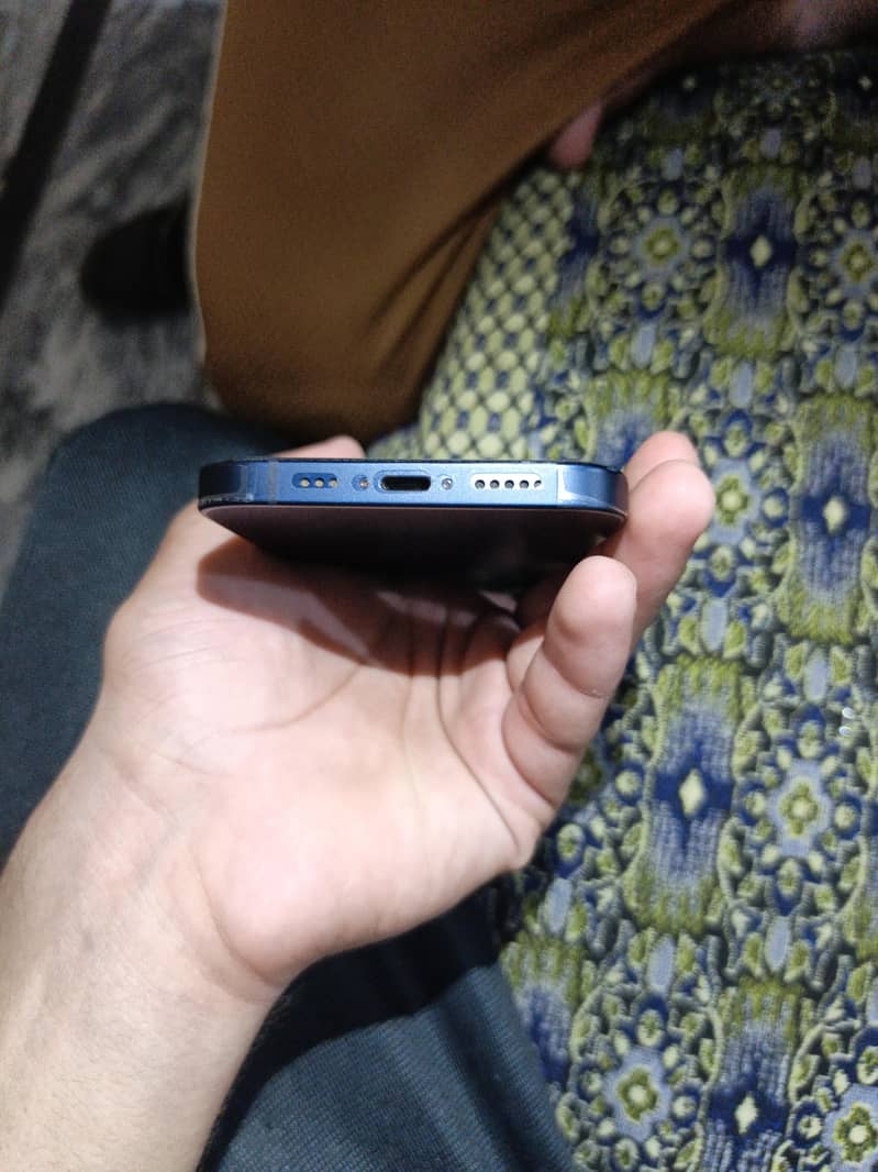 Apple iPhone 12 JV 4