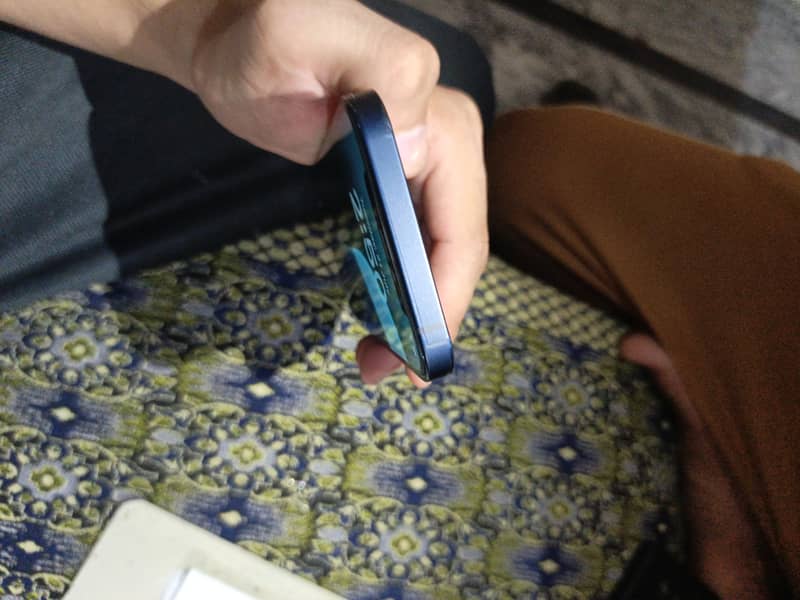 Apple iPhone 12 JV 5