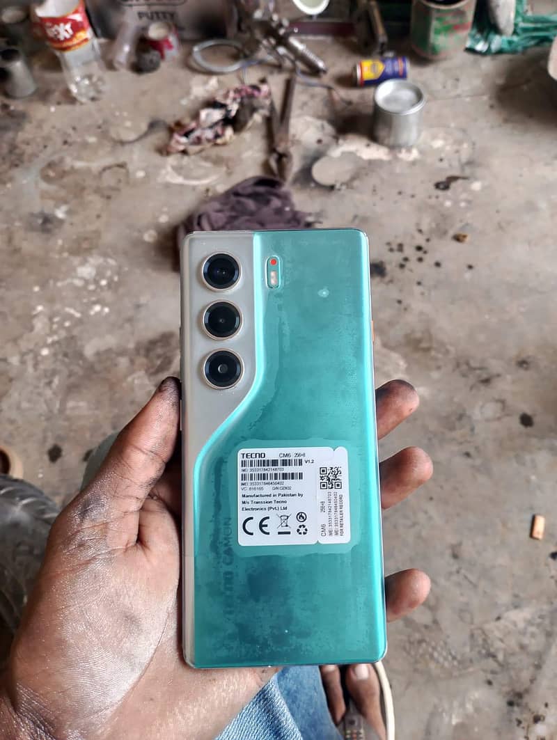 Tecno CAMON 40 Pro 0