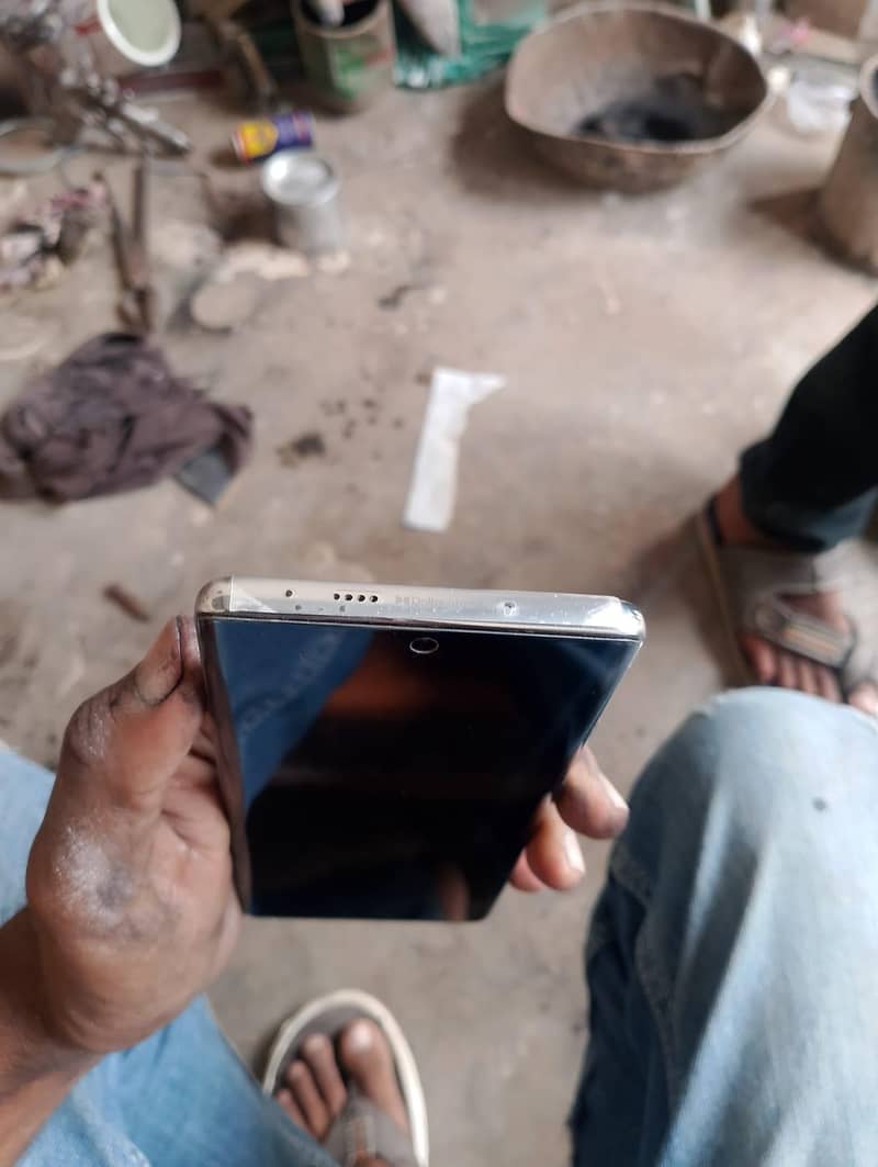 Tecno CAMON 40 Pro 1