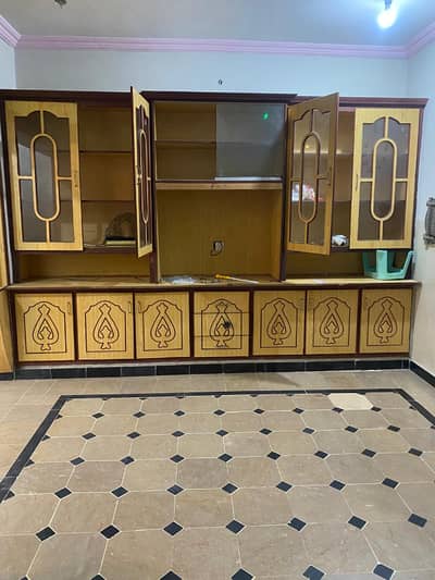 5 Marla First ( Middle)Floor available for rent