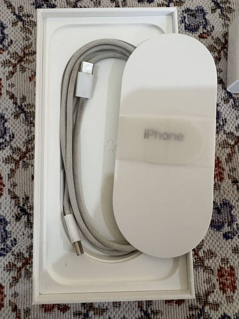 iPhone 16 2