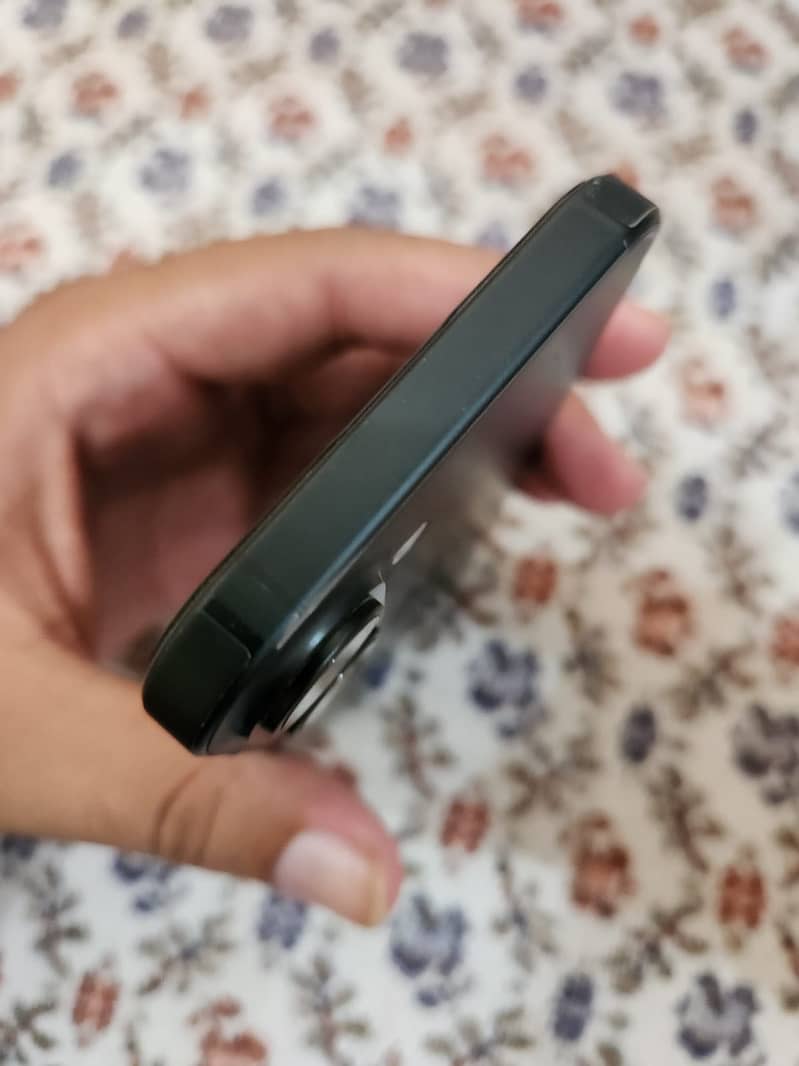 iPhone 16 5