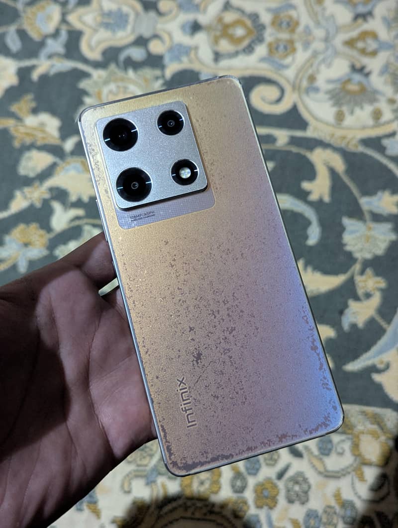 Infinix Note 30 Pro 0