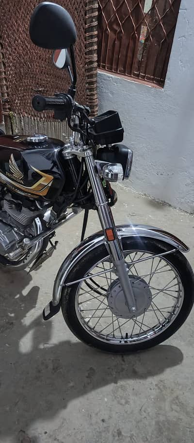 | Honda | CG 125 | Golden Edition | Model 2026 | Condition 10/10 |
