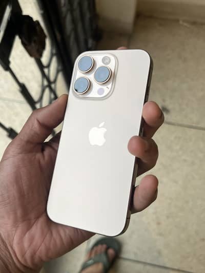 Apple iPhone 16 Pro 96% health