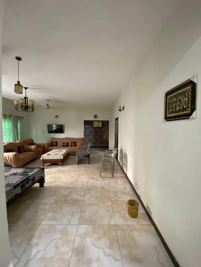 Well Maintained Ground Floor 10 Marla Apartment For Sale