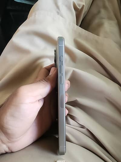 I phone 16 pro max jv