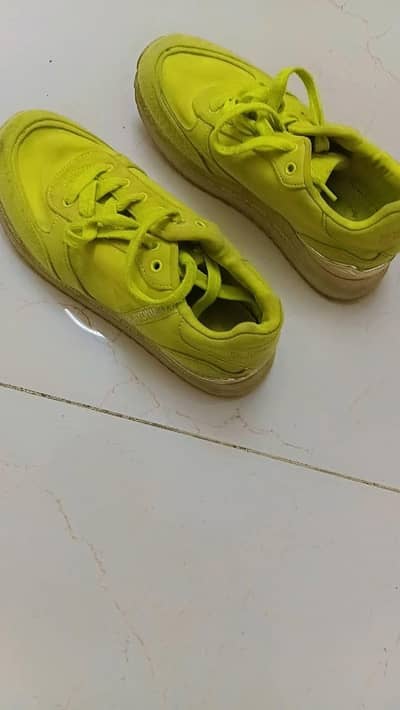 kids shoes good condition brand replay