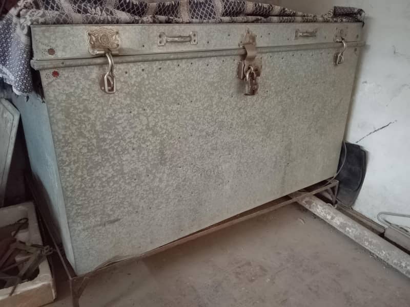 storage trunk 2