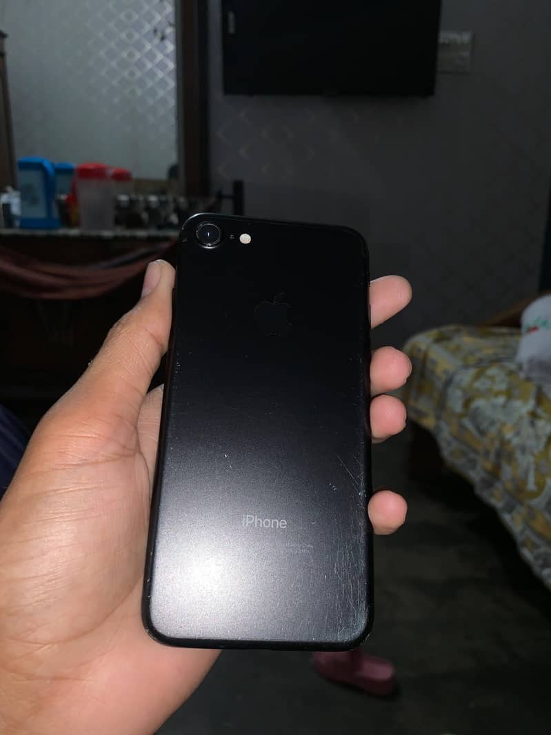 Apple iPhone 7 1