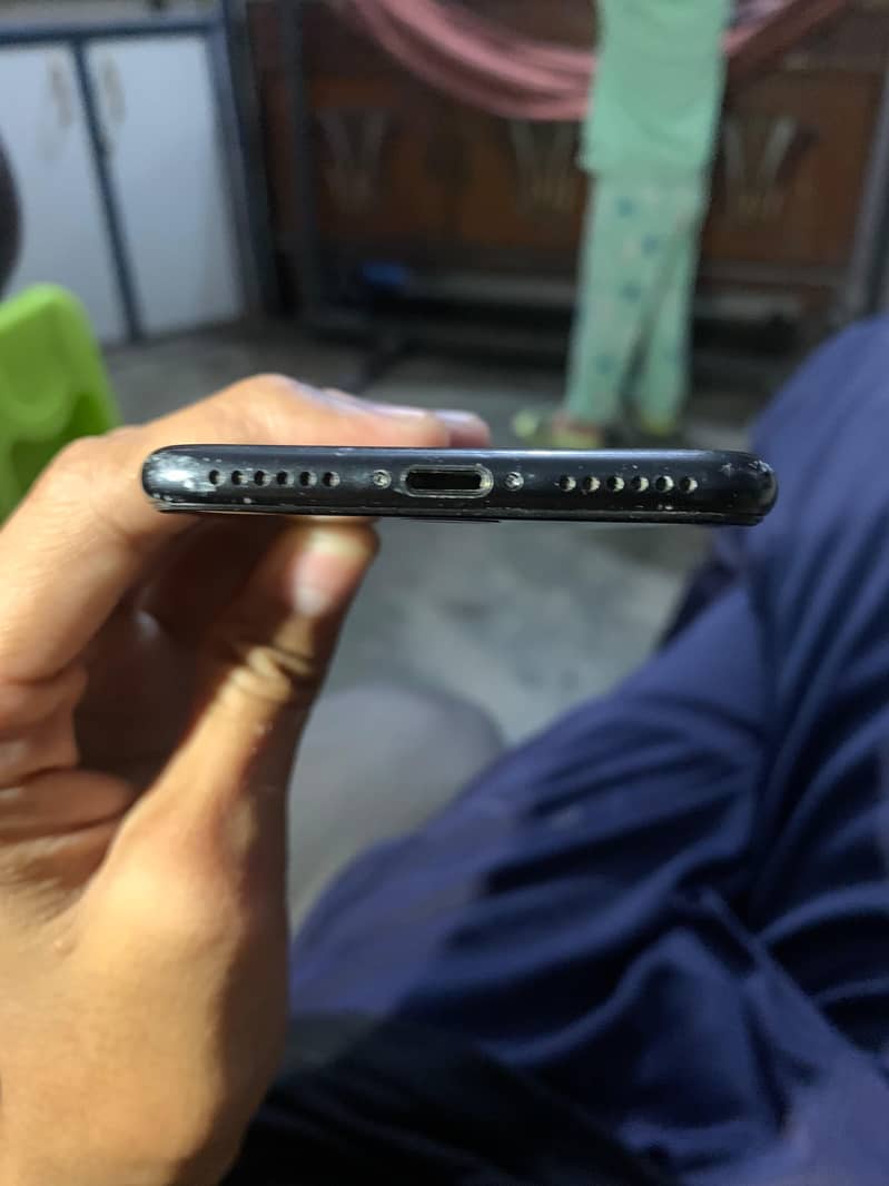 Apple iPhone 7 2