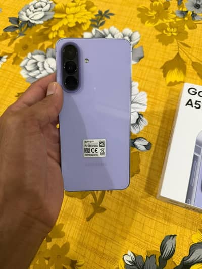 samsung A57 . . . 12/256