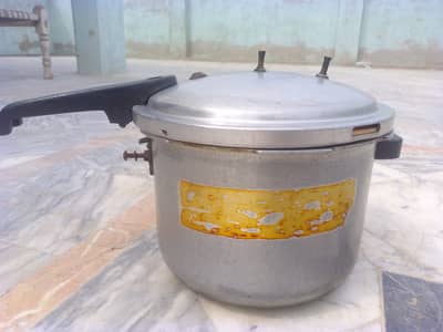 Pressure Cooker Heavy Stainless Silver Body