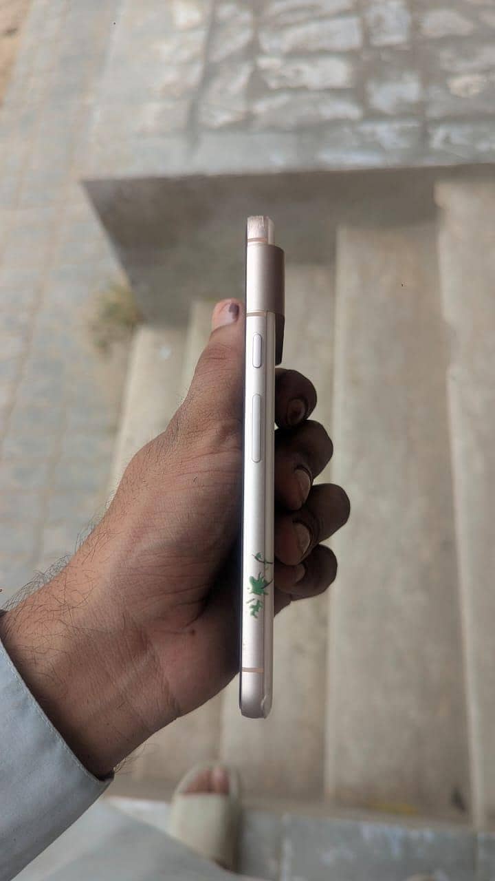 Google Pixel 8 2