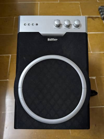 Edifier Woofer & Speakers