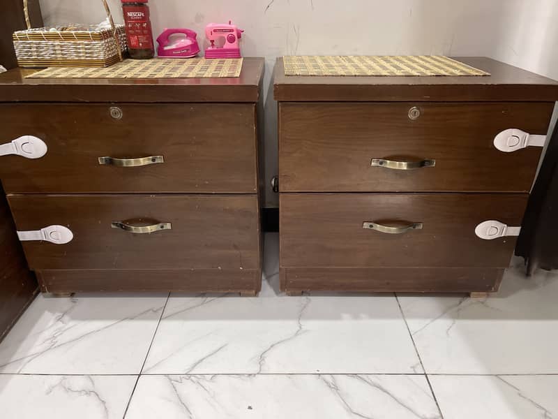 Bed with side tables 2