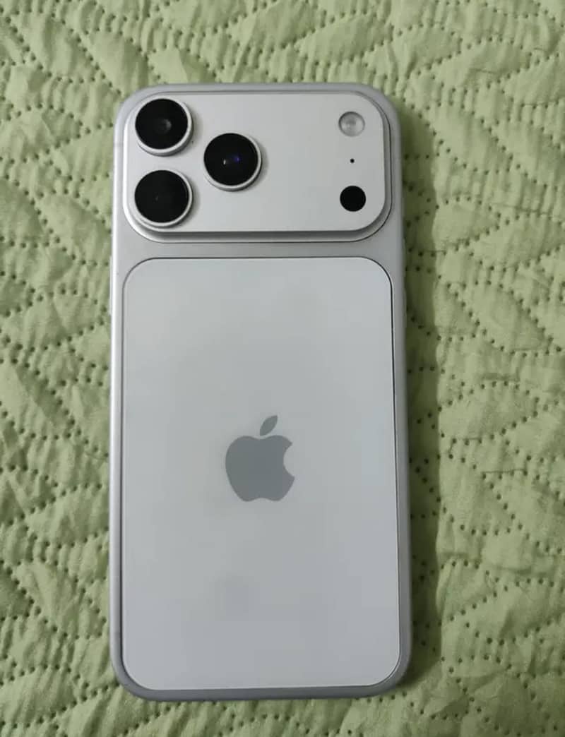 Apple iPhone 17 Pro Max 3