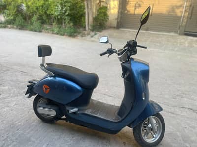 Yadea M3 2025