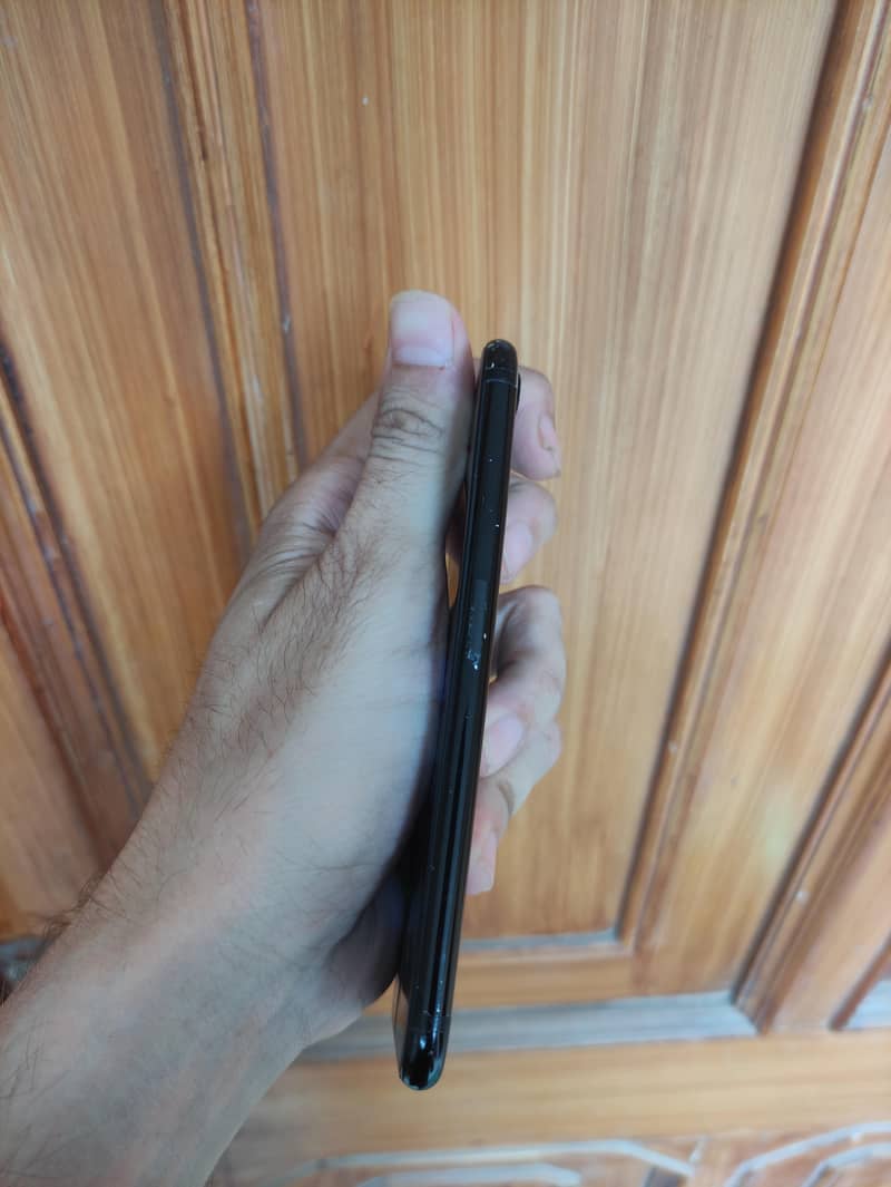 Apple iPhone 7 1