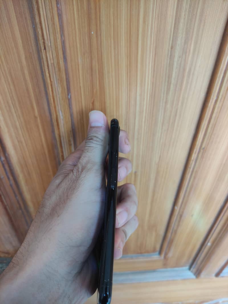 Apple iPhone 7 2