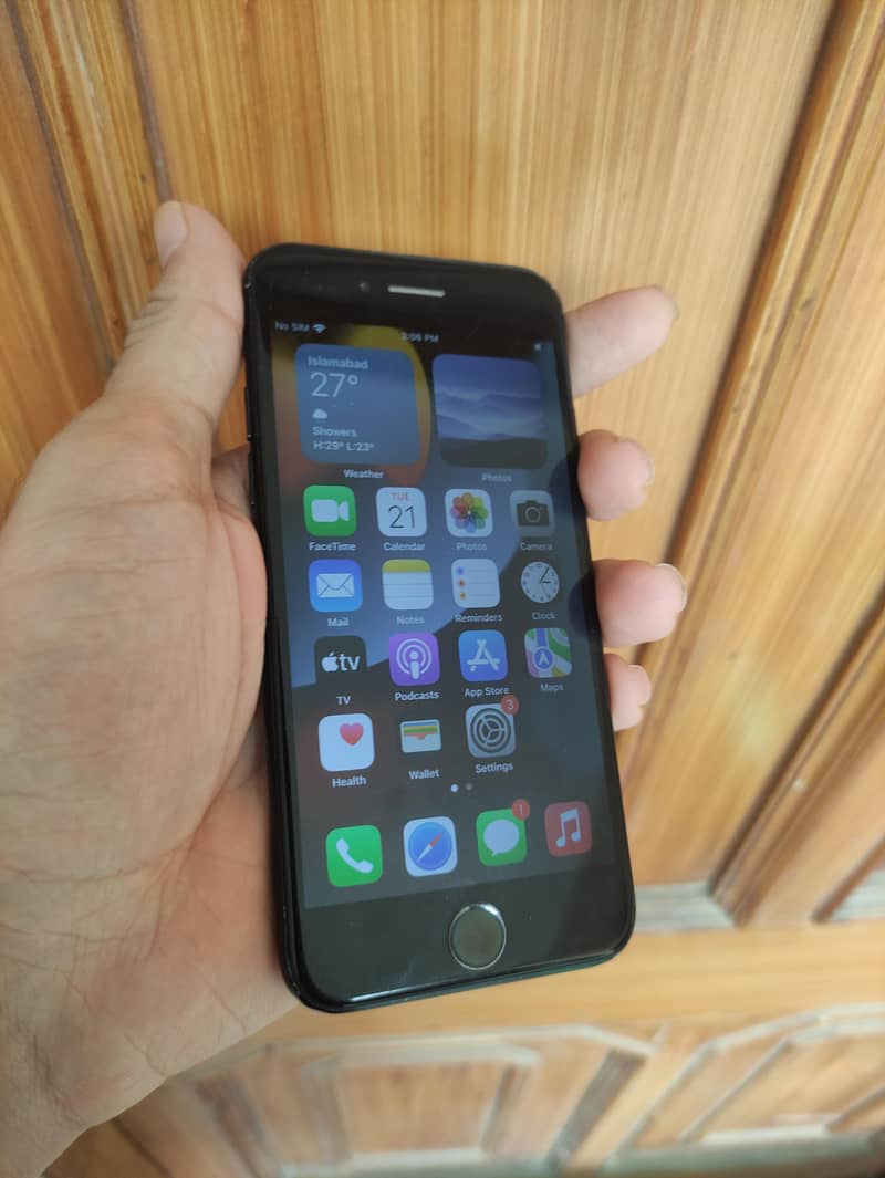 Apple iPhone 7 3