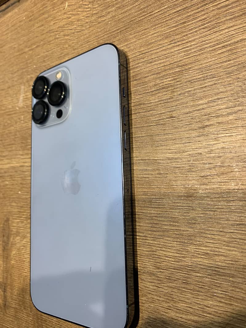 Apple iPhone 13 Pro Max 4
