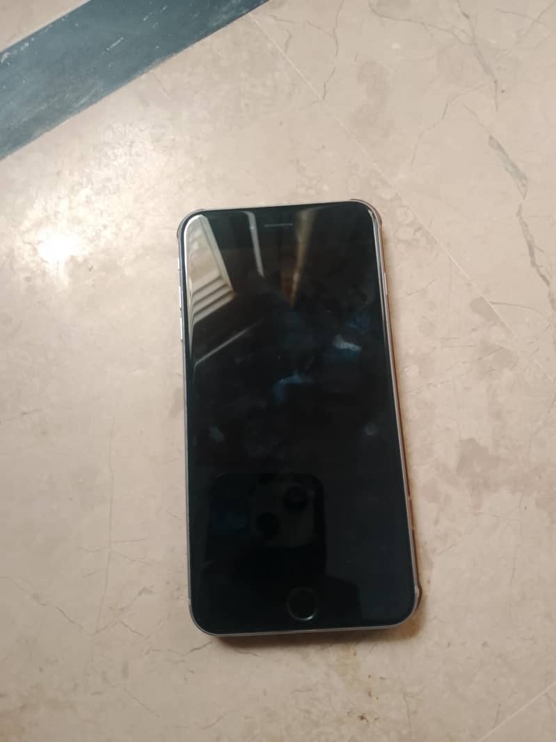 Apple iPhone 6 Plus 1