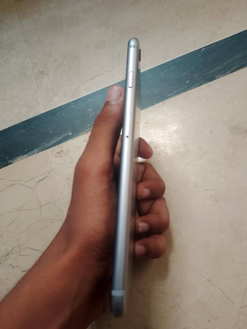 Apple iPhone 6 Plus 2