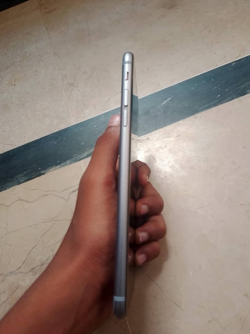 Apple iPhone 6 Plus 5
