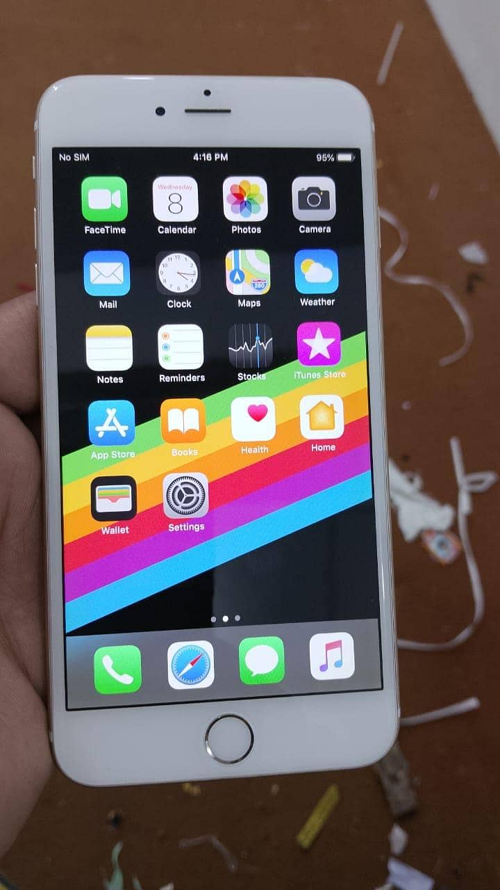 Apple iPhone 6 Plus 1