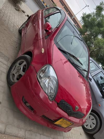 Toyota Vitz 2001.1000cc
