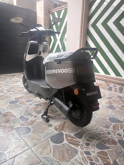 Revoo A11 Electric Scooter - 1 to 2 months old